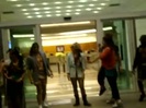 Demi Dançando Na Porta Do Hotel RJ 267