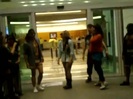 Demi Dançando Na Porta Do Hotel RJ 280