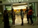 Demi Dançando Na Porta Do Hotel RJ 290