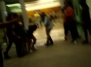 Demi Dançando Na Porta Do Hotel RJ 375