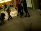 Demi Dançando Na Porta Do Hotel RJ 383