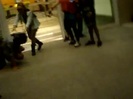 Demi Dançando Na Porta Do Hotel RJ 390