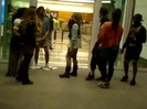 Demi Dançando Na Porta Do Hotel RJ 562