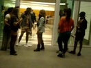 Demi Dançando Na Porta Do Hotel RJ 581