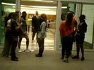 Demi Dançando Na Porta Do Hotel RJ 601
