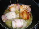 Rulouri din pangasius si bacon