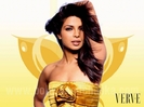 800x600big-1302934907priyanka-chopra-wallpaper-004