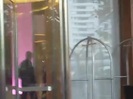 Demi Lovato en Argentina 28_4_12 Salida del Hotel Madero 1276
