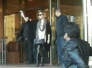 Demi Lovato Saludando en el hotel Radisson Uruguay 29_04_12 0036