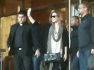 Demi Lovato Saludando en el hotel Radisson Uruguay 29_04_12 0081