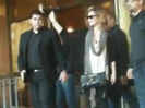 Demi Lovato Saludando en el hotel Radisson Uruguay 29_04_12 0097