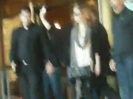 Demi Lovato Saludando en el hotel Radisson Uruguay 29_04_12 0100