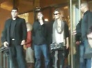 Demi Lovato Saludando en el hotel Radisson Uruguay 29_04_12 0249