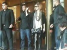 Demi Lovato Saludando en el hotel Radisson Uruguay 29_04_12 0283