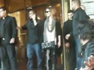 Demi Lovato Saludando en el hotel Radisson Uruguay 29_04_12 0290