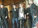 Demi Lovato Saludando en el hotel Radisson Uruguay 29_04_12 0294