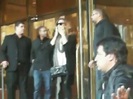 Demi Lovato Saludando en el hotel Radisson Uruguay 29_04_12 0450