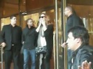 Demi Lovato Saludando en el hotel Radisson Uruguay 29_04_12 0453