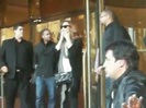Demi Lovato Saludando en el hotel Radisson Uruguay 29_04_12 0456