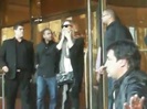 Demi Lovato Saludando en el hotel Radisson Uruguay 29_04_12 0460