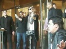 Demi Lovato Saludando en el hotel Radisson Uruguay 29_04_12 0483
