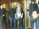 Demi Lovato Saludando en el hotel Radisson Uruguay 29_04_12 0559