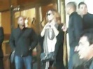 Demi Lovato Saludando en el hotel Radisson Uruguay 29_04_12 0596