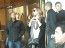 Demi Lovato Saludando en el hotel Radisson Uruguay 29_04_12 0599