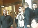 Demi Lovato Saludando en el hotel Radisson Uruguay 29_04_12 0610
