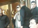 Demi Lovato Saludando en el hotel Radisson Uruguay 29_04_12 0621