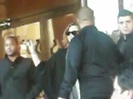 Demi Lovato Saludando en el hotel Radisson Uruguay 29_04_12 0648