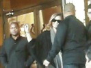 Demi Lovato Saludando en el hotel Radisson Uruguay 29_04_12 0660