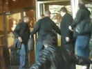 Demi Lovato Saludando en el hotel Radisson Uruguay 29_04_12 0713