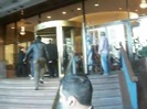 Demi Lovato Saludando en el hotel Radisson Uruguay 29_04_12 0817