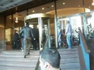 Demi Lovato Saludando en el hotel Radisson Uruguay 29_04_12 0823