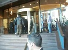 Demi Lovato Saludando en el hotel Radisson Uruguay 29_04_12 0831