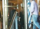 Demi Lovato Saludando en el hotel Radisson Uruguay 29_04_12 0988