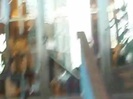 Demi Lovato Saludando en el hotel Radisson Uruguay 29_04_12 1075