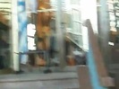 Demi Lovato Saludando en el hotel Radisson Uruguay 29_04_12 1129