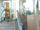 Demi Lovato Saludando en el hotel Radisson Uruguay 29_04_12 1240