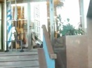 Demi Lovato Saludando en el hotel Radisson Uruguay 29_04_12 1250