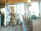 Demi Lovato Saludando en el hotel Radisson Uruguay 29_04_12 1273