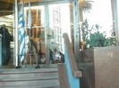 Demi Lovato Saludando en el hotel Radisson Uruguay 29_04_12 1290