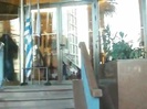Demi Lovato Saludando en el hotel Radisson Uruguay 29_04_12 1295