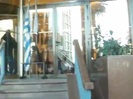 Demi Lovato Saludando en el hotel Radisson Uruguay 29_04_12 1298