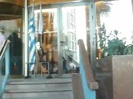Demi Lovato Saludando en el hotel Radisson Uruguay 29_04_12 1307