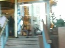 Demi Lovato Saludando en el hotel Radisson Uruguay 29_04_12 1313