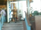 Demi Lovato Saludando en el hotel Radisson Uruguay 29_04_12 1342