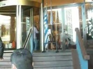 Demi Lovato Saludando en el hotel Radisson Uruguay 29_04_12 1386