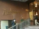 Demi Lovato Saludando en el hotel Radisson Uruguay 29_04_12 1438